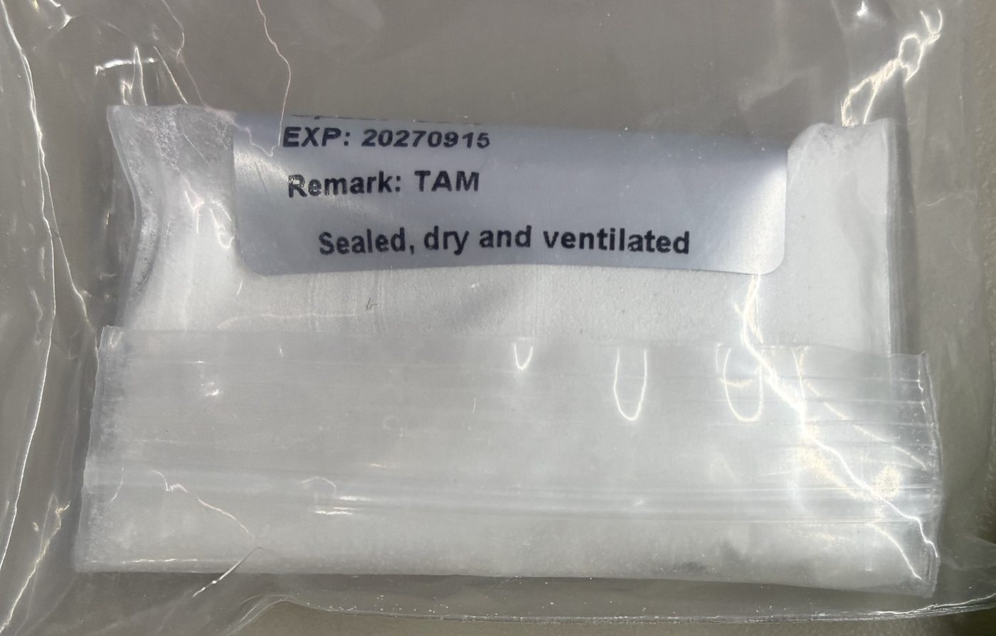 The supplied sample as received, in an unmarked sachet